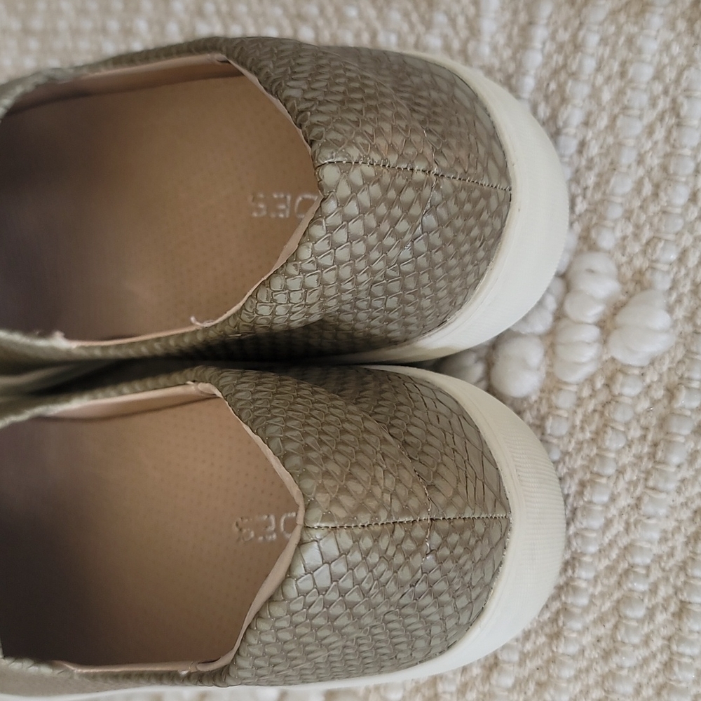 J/Slides Slip On 9 - image 3